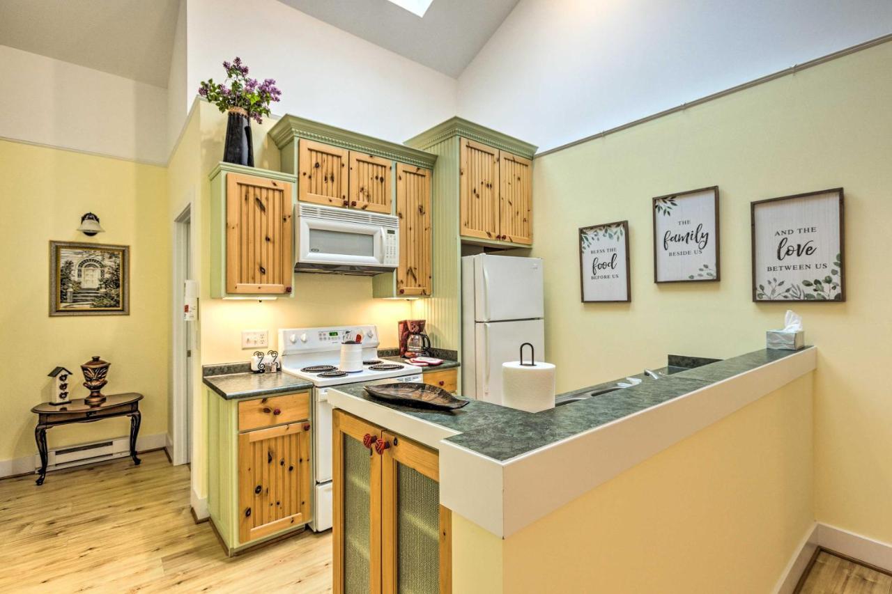 Charming Retreat Near Downtown Frankfort And Beaches Экстерьер фото