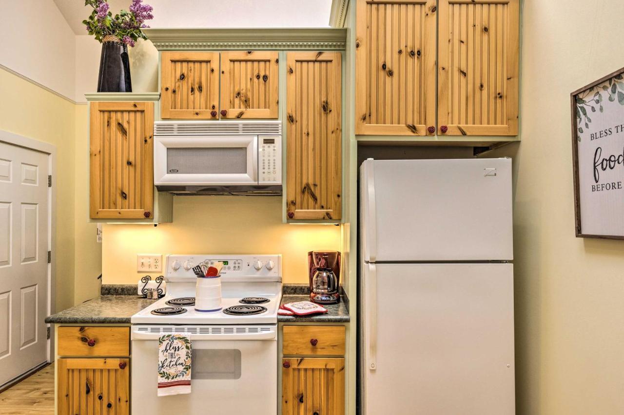 Charming Retreat Near Downtown Frankfort And Beaches Экстерьер фото